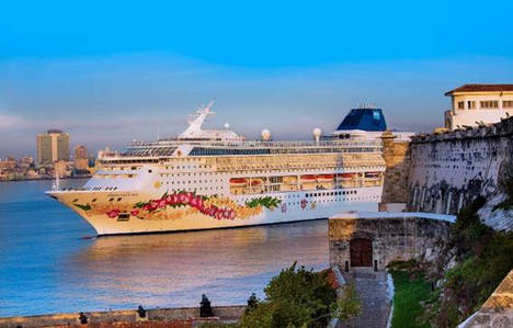 Norwegian Cruise Line hace su escala inaugural en La Habana, Cuba