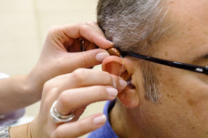 Las personas con pérdida auditiva están más afectadas por el aislamiento de la Covid-19