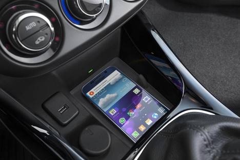 El Opel ADAM permite recargar los smartphones sin cables