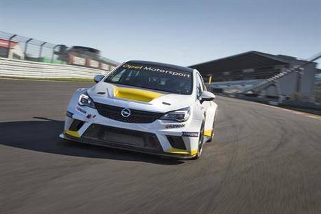 Opel Astra TCR a punto