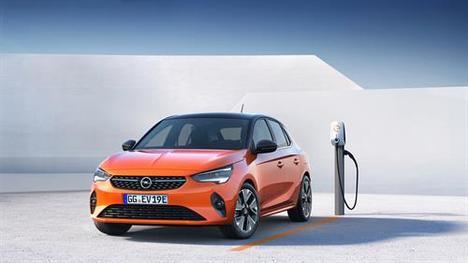 Opel continúa su ofensiva de electrificación: estrenará 8 modelos hasta 2021