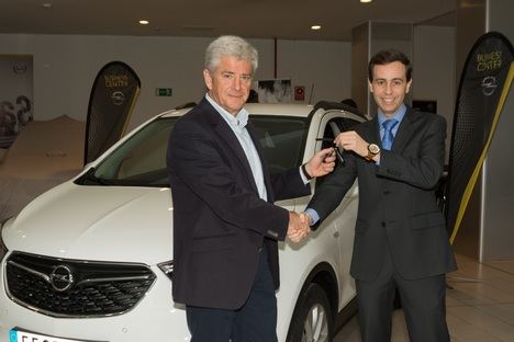 La plataforma myOpel entrega un Opel Mokka X al ganador del sorteo