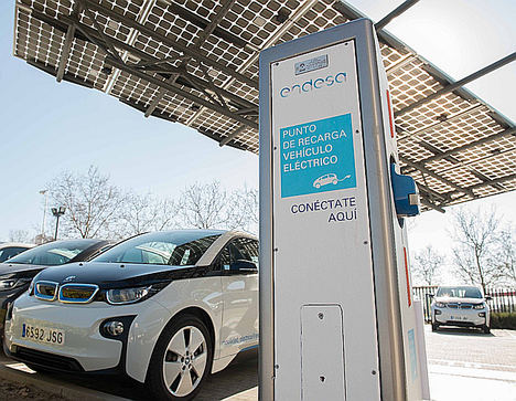 Parking de vehículos eléctricos de la sede de Endesa en Madrid.
