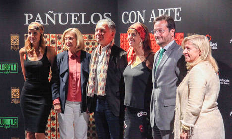 Sandra Ibarra presenta con su firma Kiss&Fly Solidary la colección “Pañuelos con Arte”