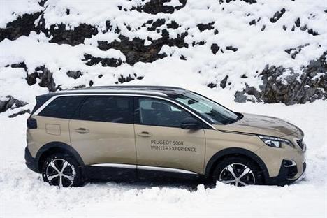 El Peugeot 5008 se estrena en la nieve