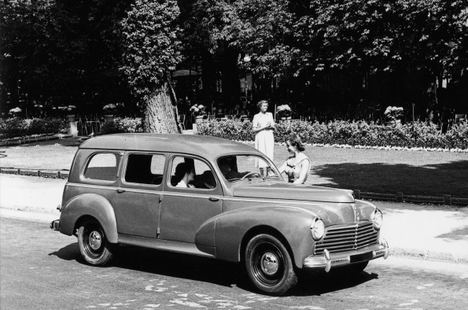 70 años de familiares Peugeot