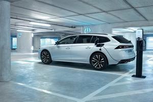 La gama Plug-in Hybrid de Peugeot ya está en España