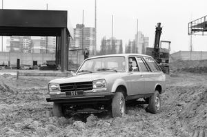 Pionero en el Dakar, Peugeot 504 4x4 Dangel