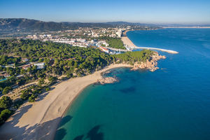 aCapital gestiona la venta de una parcela de más de 4.800m2 en Playa de Aro a la compañía Kronos por un importe de 14,5 M€