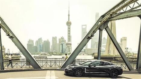 El Porsche Taycan visita Shanghái
