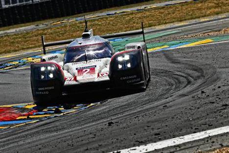 Porsche triunfa en Le Mans tras un final de infarto