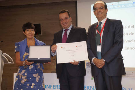 Jorge Villarino, socio y director de Regulación de Vinces, ganador del IV Premio de Investigación de la Cátedra Google CEU sobre ‘Privacidad, Sociedad e Innovación’