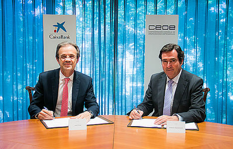Jordi Gual, Presidente de CaixaBank, y Antonio Garamendi presidente de la Confederación Española de Organizaciones Empresariales (CEOE).
