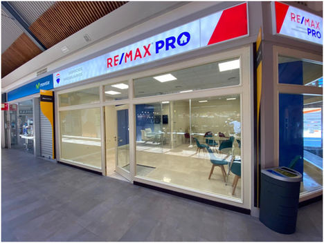 REMAX Pro oficina ubicada en un Centro Comercial operado por Carmila en Las Rozas de Madrid.