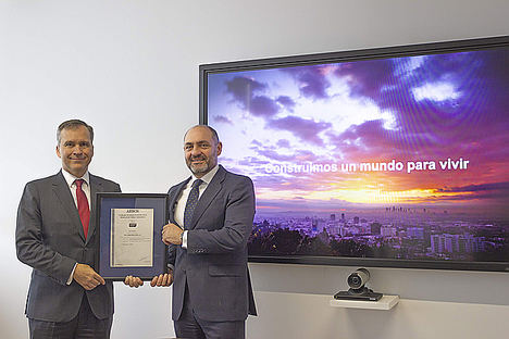 Rafael García Meiro (izq.) CEO de AENOR y Pablo Colio, Consejero Delegado del Grupo FCC.