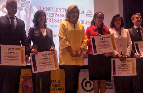 Atos recibe el reconocimiento a las Buenas Prácticas en promoción de la salud de las manos de la Ministra Fátima Báñez por su trabajo en beneficio de la salud de sus empleados