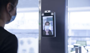 Las autoescuelas instalarán accesos biométricos en las aulas para los cursos de transportistas