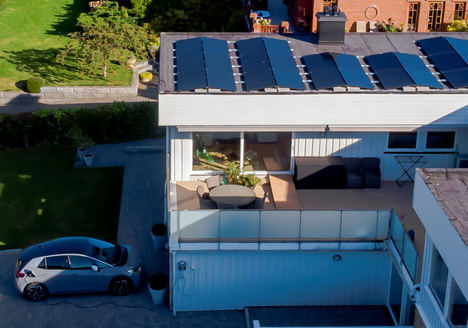 Cargar el coche eléctrico con energía solar en España es 12 veces más barato que utilizar gasolina