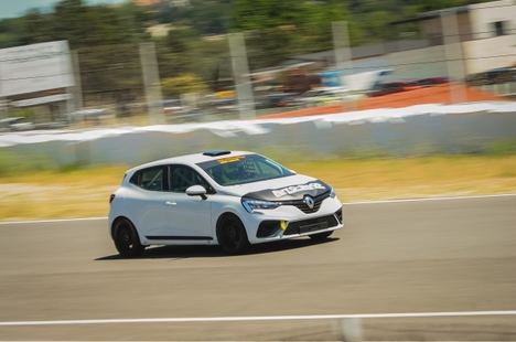 Los nuevos Renault Clio RSR de competición se estrenan en el Jarama