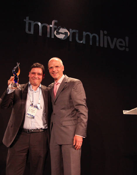 Ricardo Aguado, director de Plataforma Tecnológica Minsait, recibe el premio