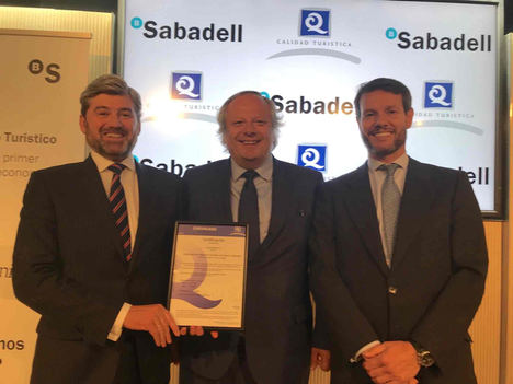 El Sabadell, primera entidad bancaria en el mundo que recibe una certificación de calidad turística