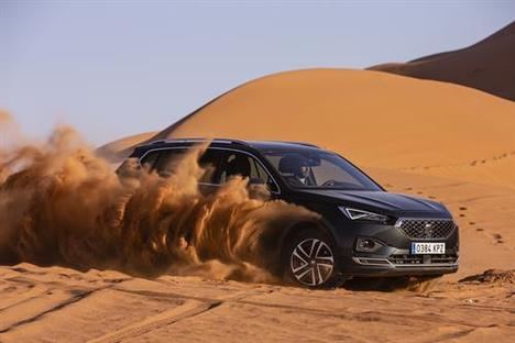 El SEAT Tarraco se enfrenta a una duna de más de 100 metros en el desierto de Merzouga