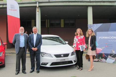 SEAT dona cinco vehículos para la formación profesional en Cantabria