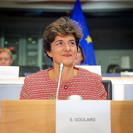 Sylvie Goulard, Comisaria de Mercado Interior.