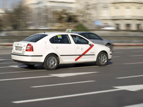 La Federación Profesional del Taxi de Madrid apoya las movilizaciones del sector por la defensa de la licencia urbana en Barcelona