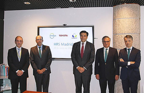 De izqda. a dcha.: José María López (Urbaser), Marcelino Oreja (Enagás), Miguel Carsi (Toyota España), Juan Santos (EESS San Antonio S.L.) y Fernando Impuesto (Enagás Emprende).
