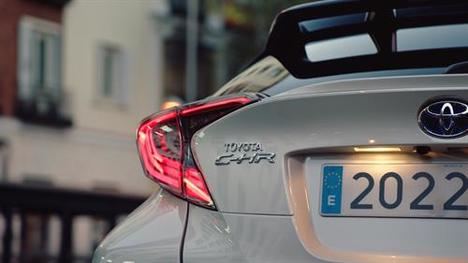 Nueva campaña “Conduce como piensas” de Toyota