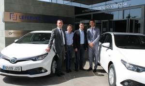 Toyota España entrega una flota de 11 Auris hybrid a la editorial Lefebvre–El Derecho