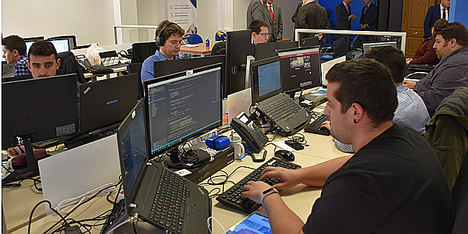Trabajadores de Serbatic en el Centro Tecnológico de Cuenca.