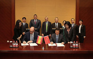 UNE firma un acuerdo en China para impulsar las exportaciones españolas