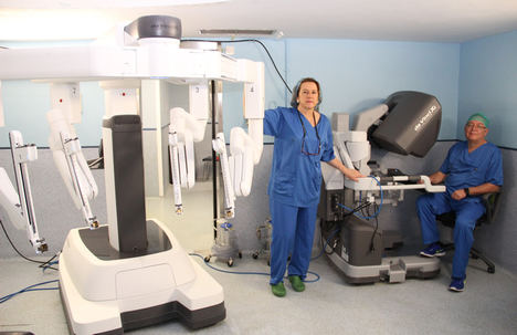 Un niño es intervenido por primera vez en la Comunidad de Madrid con el robot Da Vinci en el Hospital Clínico San Carlos