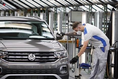 Volkswagen Navarra regresa a la actividad productiva