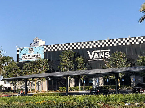 Vans HQ en Costa Mesa, California cerró sus puertas para la celebración del Checkerboard Day.
