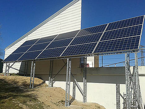 Viesgo colabora con Energía Sin Fronteras en la iluminación a través de paneles fotovoltaicos de un albergue para mujeres maltratadas