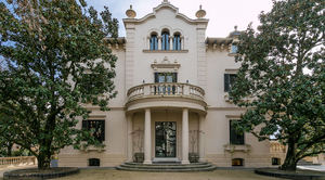 Monika Rüsch pone a la venta el palacete Villa Narcisa, joya del modernismo y novecentismo barcelonés