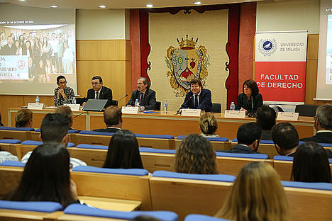 Belén Villena, José Manuel Conejo, Francisco Javier Lara, Juan José Hinojosa y Blanca Sillero, en la inauguración del Máster.