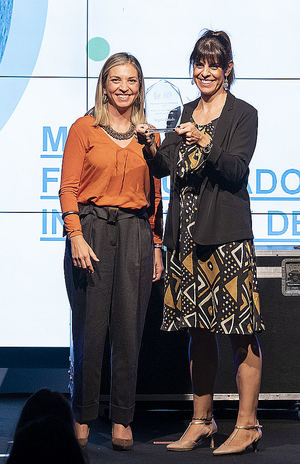Virginia Donado recibe el premio a la Mujer Franquiciadora más Influyente del Año