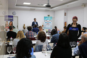 El enoturismo inverso del Wine Up Tour en el mejor centro educativo de vino