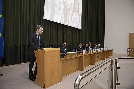 El Director del Curso, Fernando Peña, abrió el turno de discursos institucionales.
