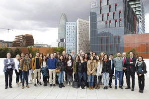 La Universitat Pompeu Fabra entrega las credenciales a los estudiantes becados por Banco Santander