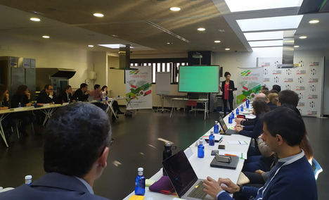 Los participantes en el proyecto Mencia de Vitartis, durante una de las primeras sesiones de trabajo, celebrada el pasado mes de febrero en Valladolid.