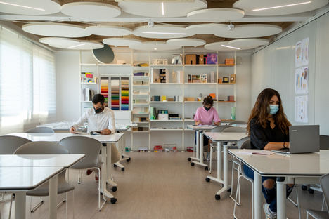 Alumnos de Diseño de Interiores definen la nueva aula del futuro con el apoyo de la industria