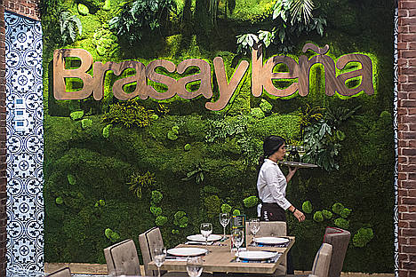 La cadena BrasayLeña inaugura el séptimo restaurante del año en el Centro Comercial Quadernillos, de Alcalá de Henares