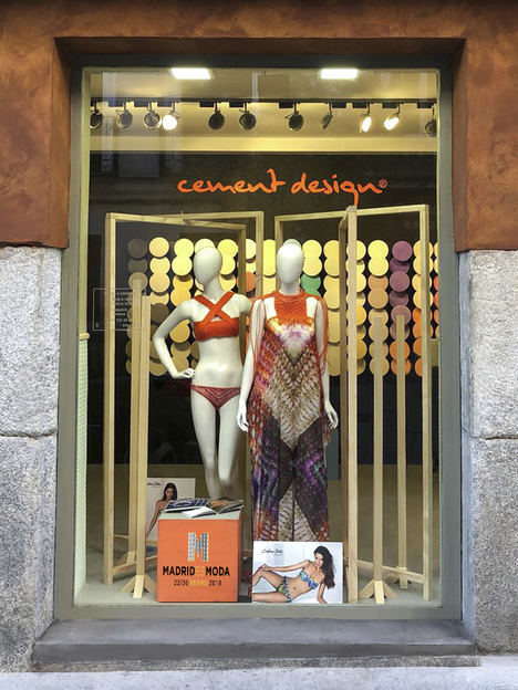 Cement Design abre las puertas a la Moda con los diseños de Dolores Cortés