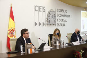 El CES pide reforzar el diálogo social para evitar un ’boom’ de jóvenes parados de larga duración