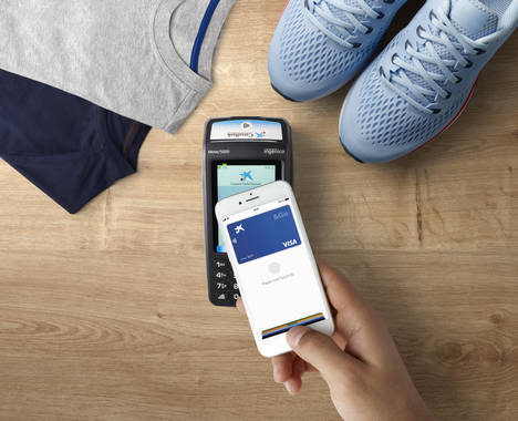 Los clientes de CaixaBank e imaginBank ya pueden pagar con Apple Pay